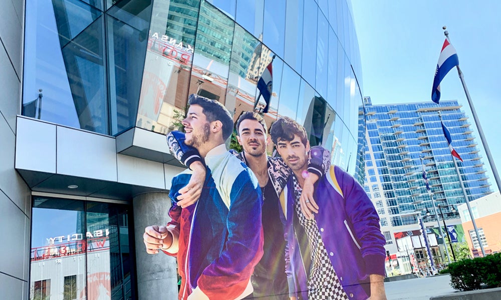 jonas brothers 2.jpg